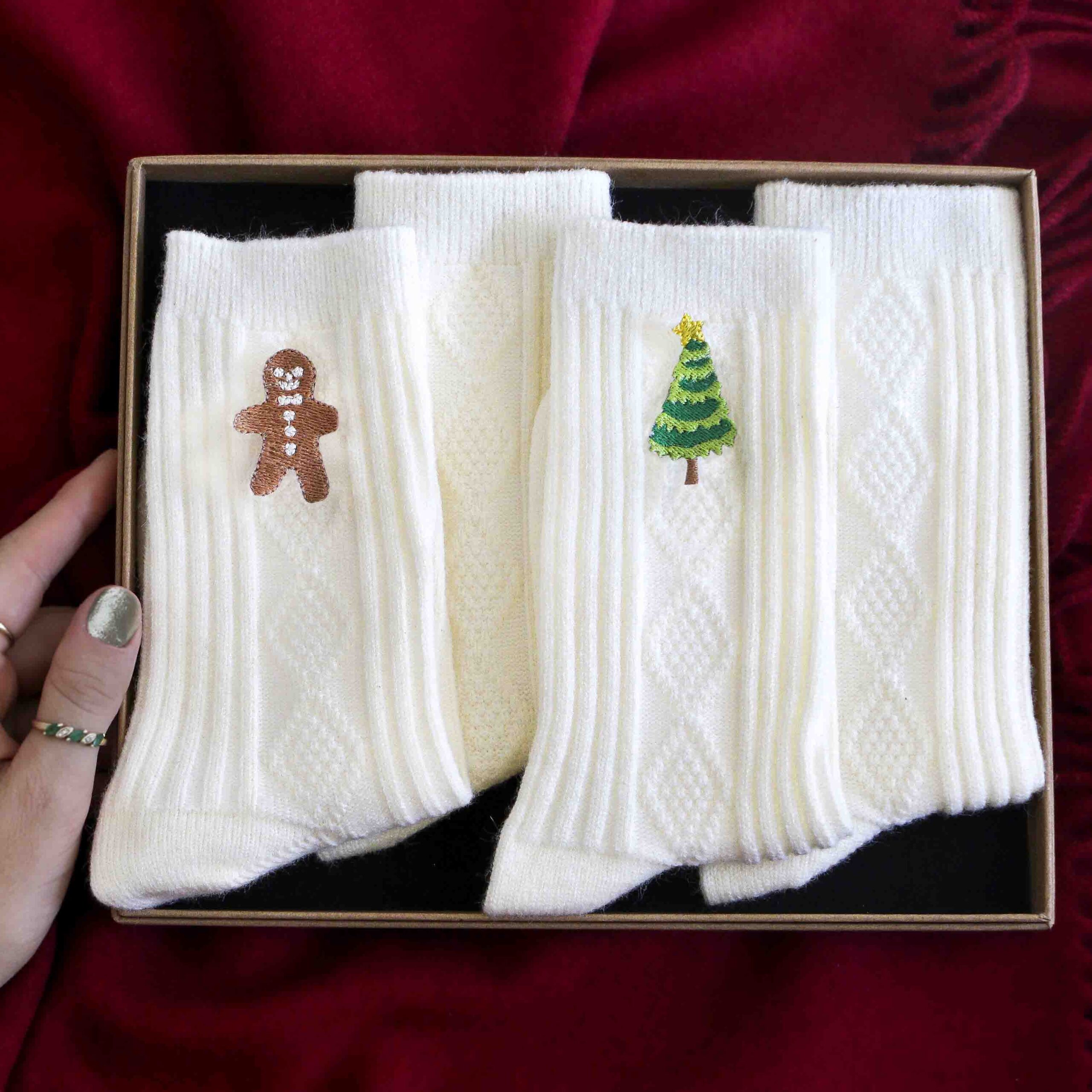 Cashmere-Christmas-Socks-Gift-Set-scaled-1.jpg
