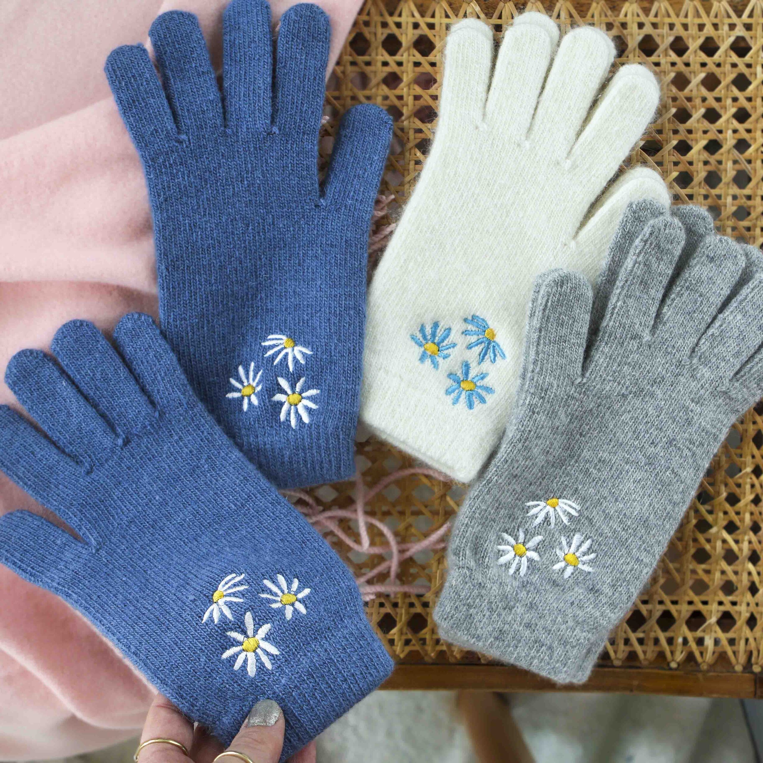 StephieAnn-Daisy-cashmere-gloves-scaled-1.jpg
