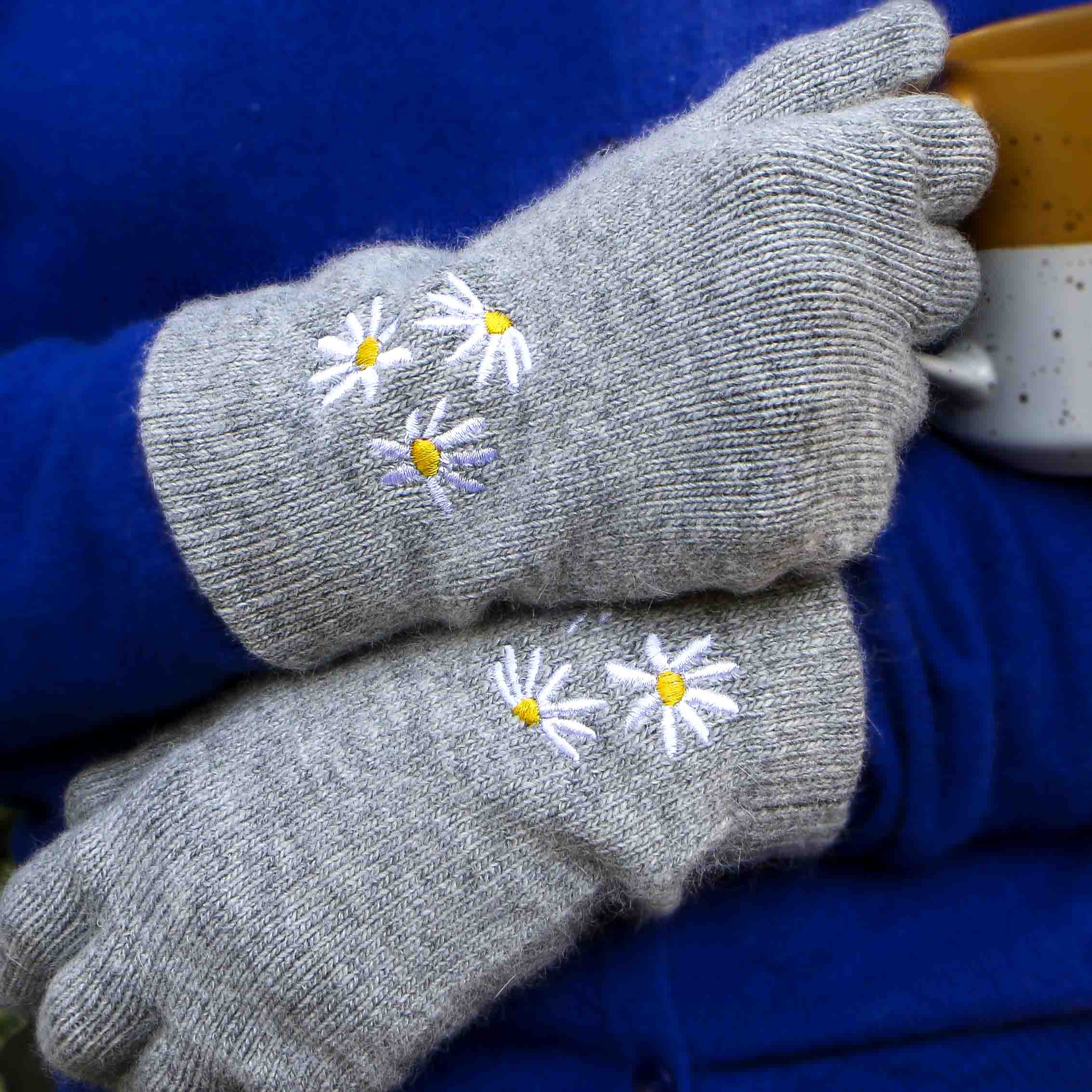 StephieAnn-cashmere-Daisy-gloves-Grey.jpg
