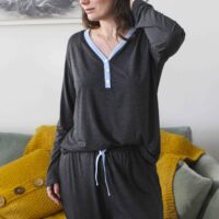 V-neck gewy pyjamas Standing StephieAnn